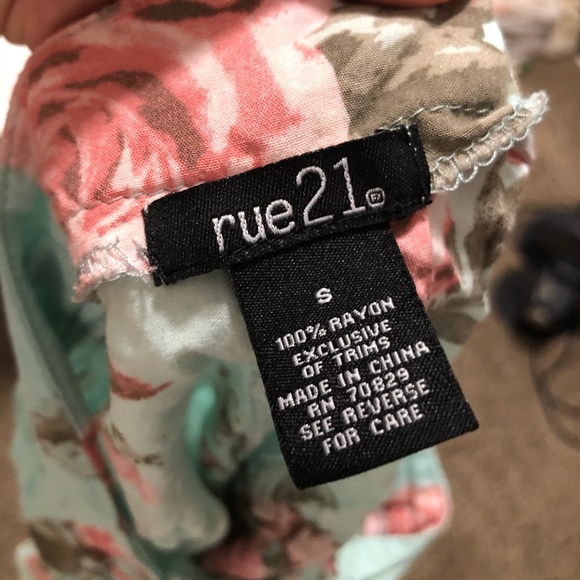 Floral Short Skorts - Picture 4 of 4